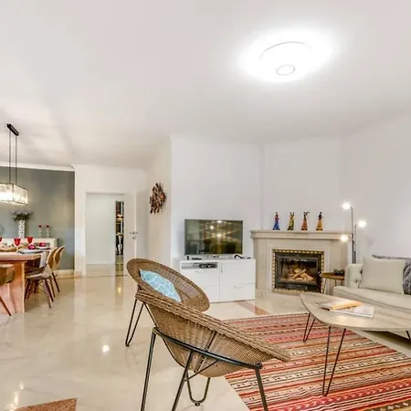 Lindo Apartment *