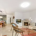 Lindo Apartment *
